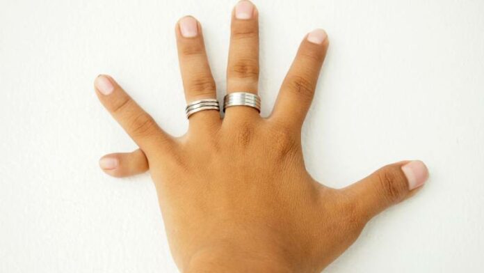 spritual meaning of six fingers